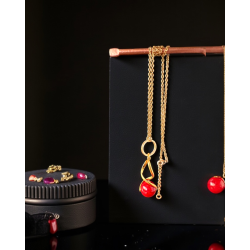 Halskde Twisted Rd sten