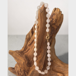 Rosakvarts Coin Halsk�de